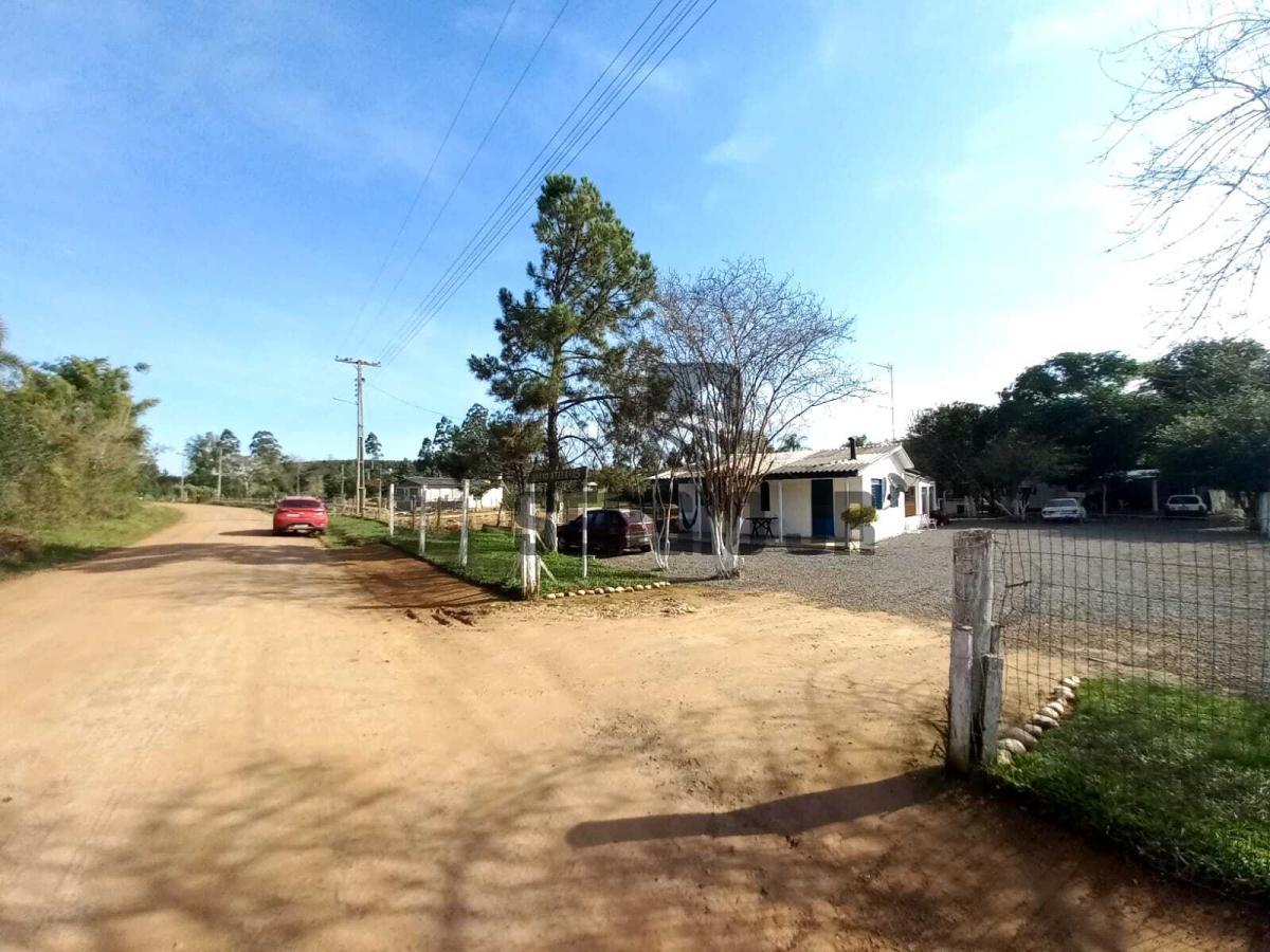 Chácara à venda com 2 quartos, 1600m² - Foto 1