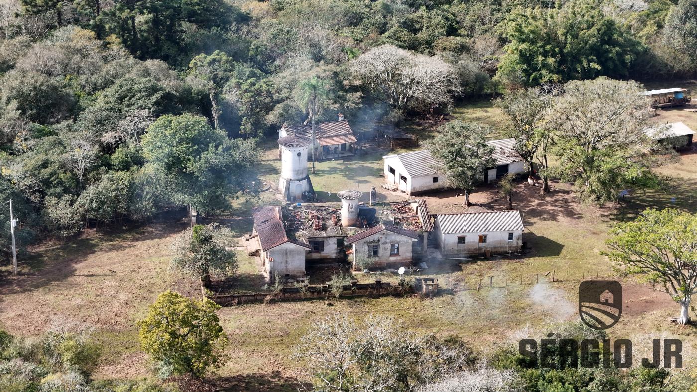 Chácara à venda com 1 quarto, 149540m² - Foto 13