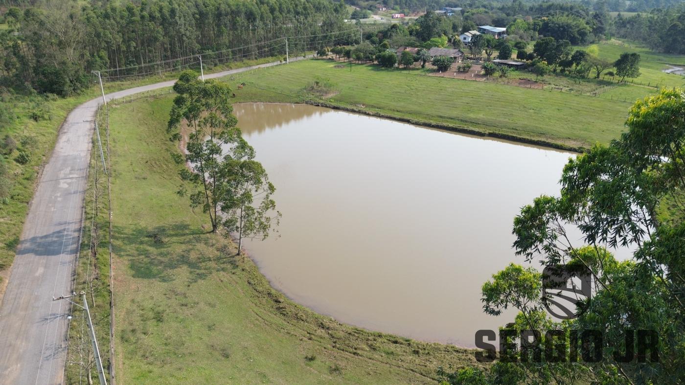 Chácara à venda com 3 quartos, 30000m² - Foto 2