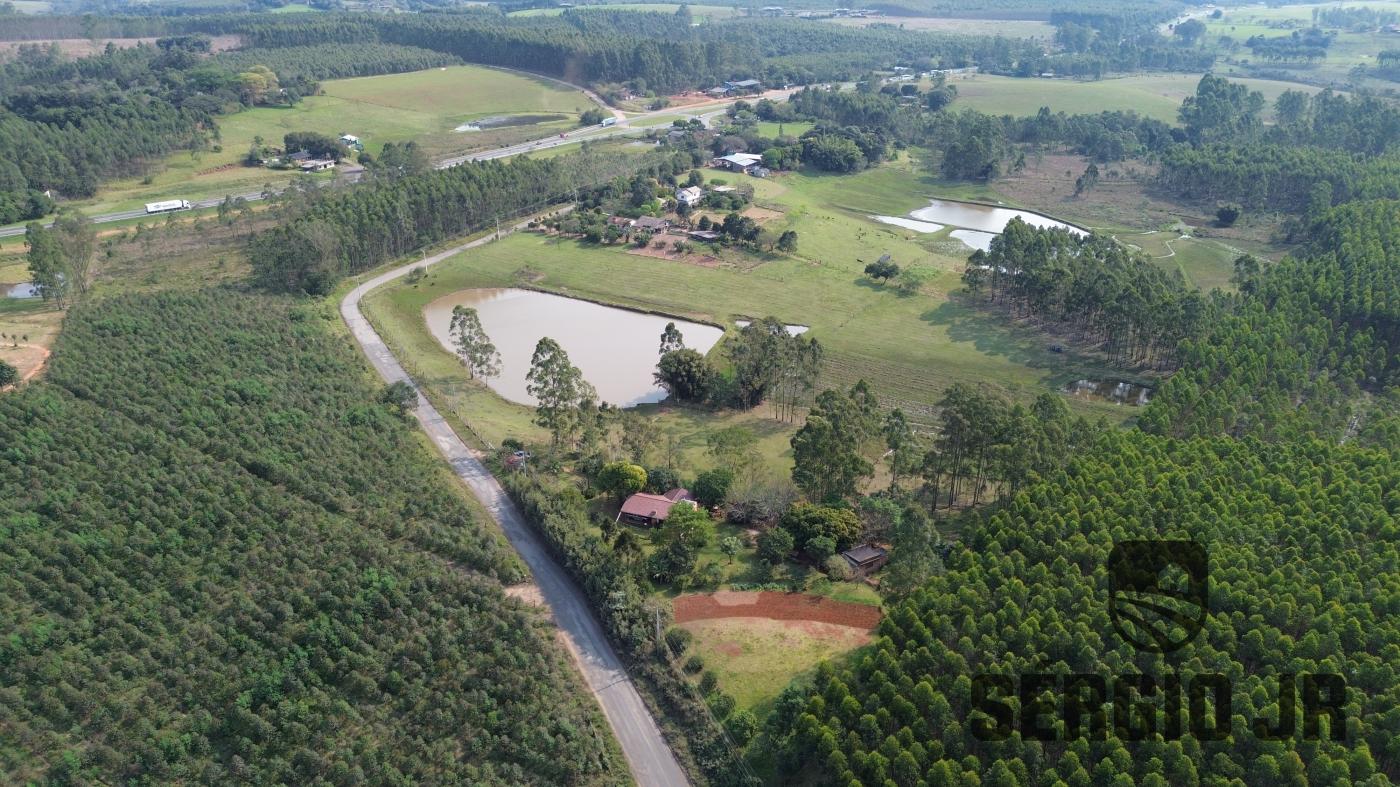 Chácara à venda com 3 quartos, 30000m² - Foto 1