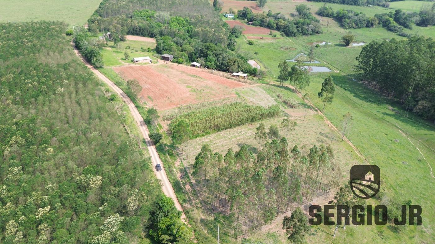 Chácara à venda com 3 quartos, 32225m² - Foto 8